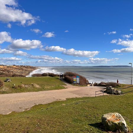 Home By The Sea, Hoburne Naish Resort, Sleeps 4, On Site Leisure Complex Available Forest And Direct Beach Access Milford on Sea Eksteriør billede